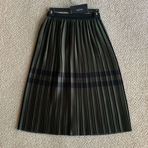 Zara olive khaki plated skirt NWT